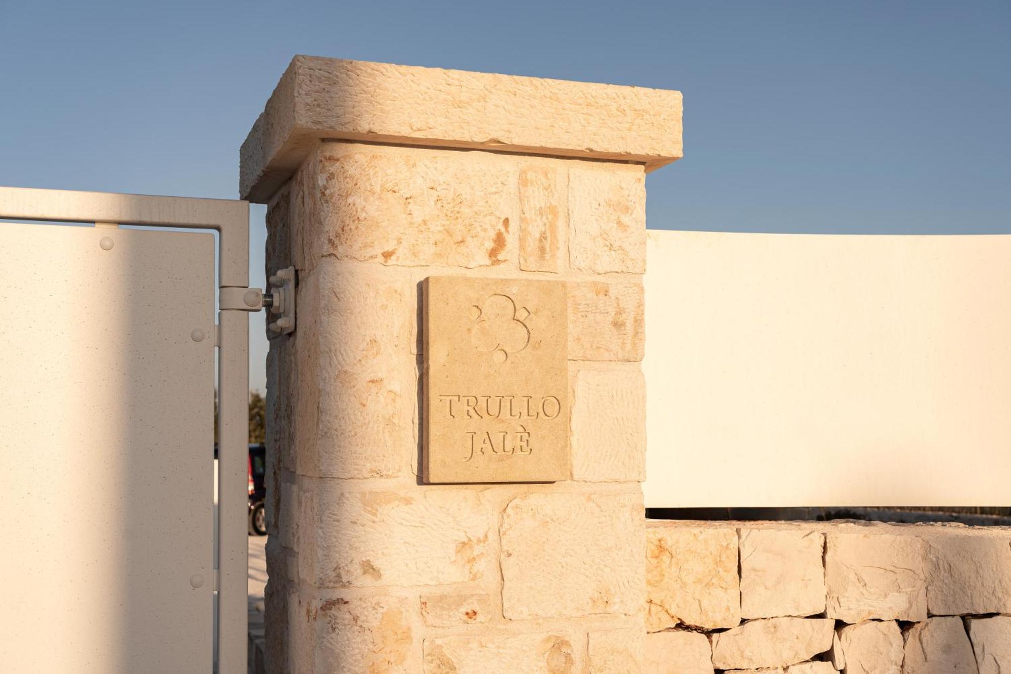 Trullo Jale - Boutique Apartments Ostuni Exterior photo